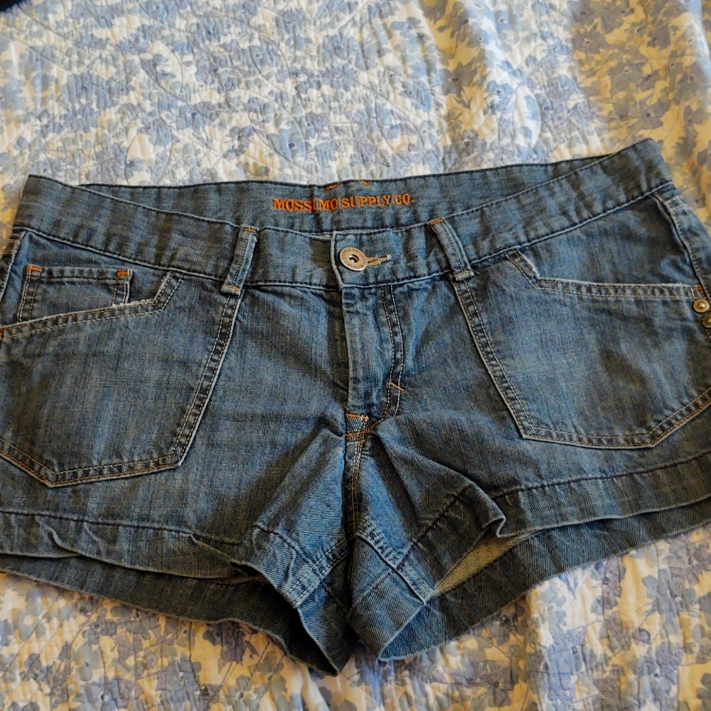 Short shorts
